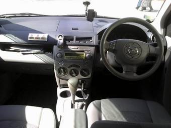 2003 Mazda Demio Photos
