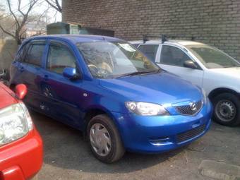 2003 Mazda Demio Pictures
