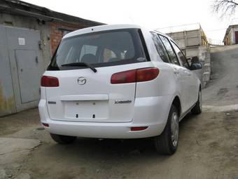 2003 Mazda Demio Photos