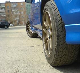2003 Mazda Demio Pictures