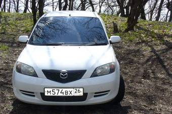 2003 Mazda Demio Photos