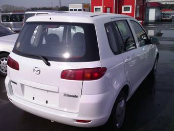 2003 Mazda Demio Pictures