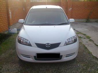 2003 Mazda Demio Photos