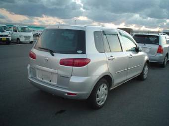 2003 Mazda Demio Pictures