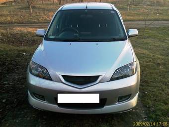 2003 Mazda Demio Photos