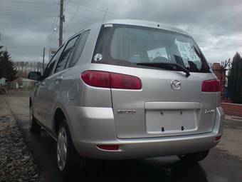 2003 Mazda Demio Photos