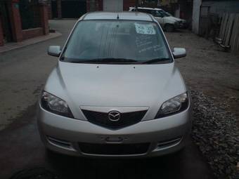 2003 Mazda Demio Pictures