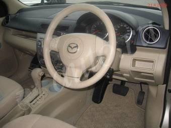 2003 Mazda Demio Photos