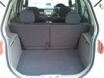 2003 Mazda Demio Pictures