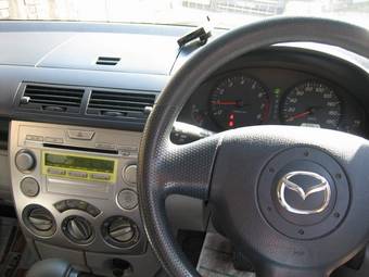 2003 Mazda Demio Photos