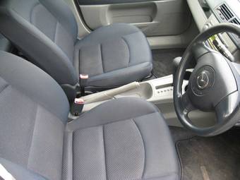 2003 Mazda Demio Images