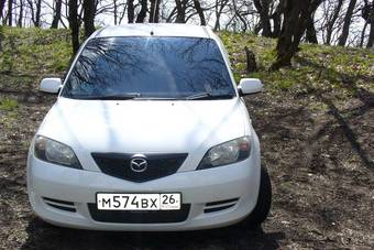 2003 Mazda Demio Pictures