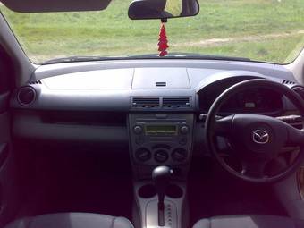 2003 Mazda Demio Pictures