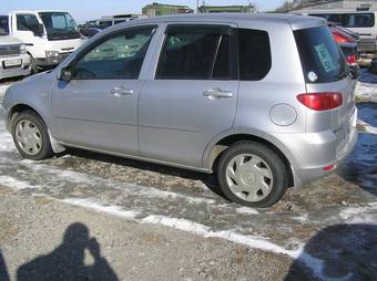 2003 Mazda Demio Pictures
