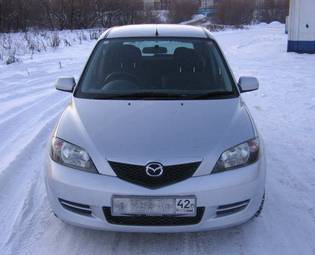 2003 Mazda Demio Pictures