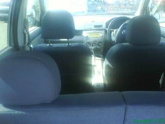 2003 Mazda Demio Pictures