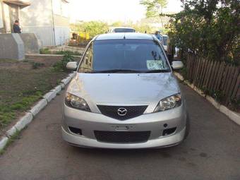 2003 Mazda Demio Photos