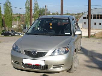 2003 Mazda Demio Pictures