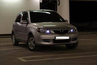 2003 Mazda Demio Pictures