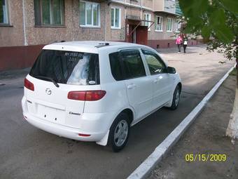 2003 Mazda Demio Photos