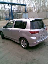 2003 Mazda Demio Photos