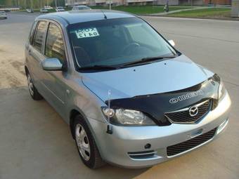 2003 Mazda Demio Photos