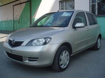 2003 Mazda Demio Pictures