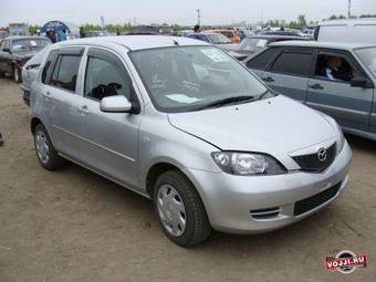 2003 Mazda Demio Pictures