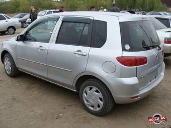 2003 Mazda Demio Pictures