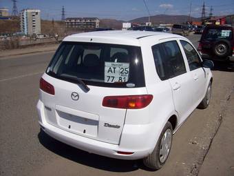 2003 Mazda Demio Photos