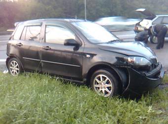 2003 Mazda Demio Pictures