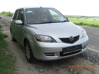 2003 Mazda Demio Photos