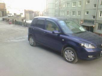 2003 Mazda Demio Pictures