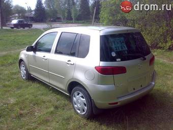 2003 Mazda Demio Pictures