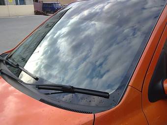 2003 Mazda Demio Pictures