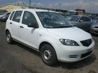 2003 Mazda Demio Photos