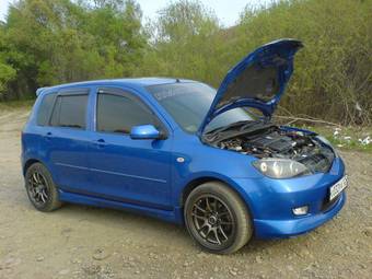 2003 Mazda Demio Pictures