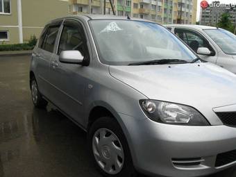 2003 Mazda Demio Pictures