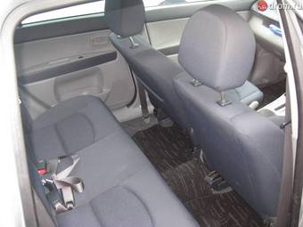 2003 Mazda Demio Pictures