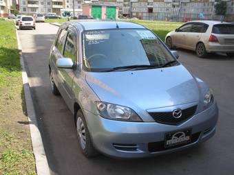 2003 Mazda Demio Pictures