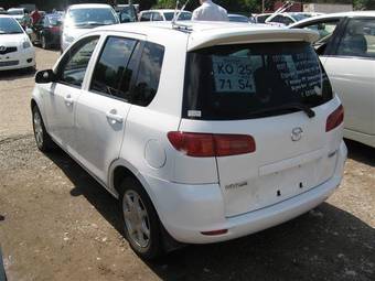 2003 Mazda Demio Pictures