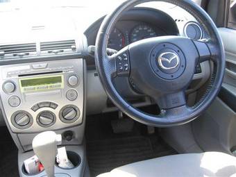 2003 Mazda Demio Pics