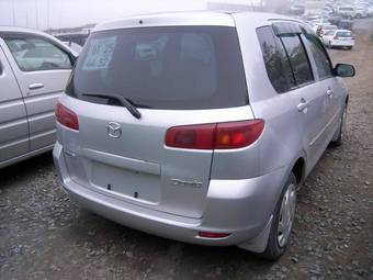 2003 Mazda Demio Photos