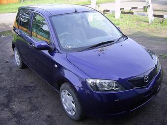 2003 Mazda Demio Pictures