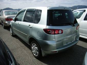 2003 Mazda Demio Images