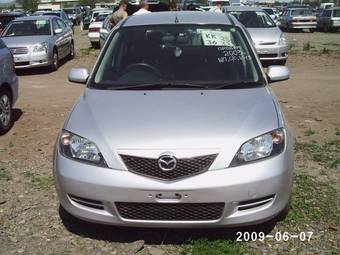 2003 Mazda Demio Pictures