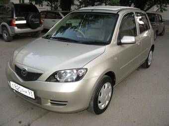 2003 Mazda Demio Pictures