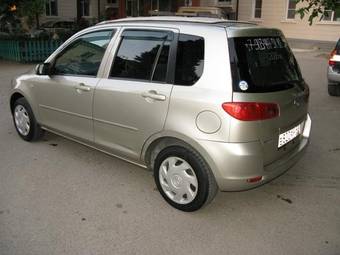 2003 Mazda Demio Pictures