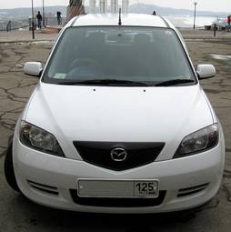 2003 Mazda Demio Wallpapers