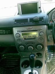 2003 Mazda Demio Photos